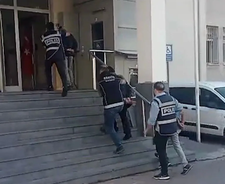 Kayseri’de Cinayet Suçundan Aranan 3 Hükümlü Yakalandı — haber görseli