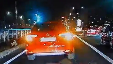 Hulusi Akar Bulvarı'nda Makas Atan Sürücü Trafiği Tehlikeye Girdirdi — haber görseli