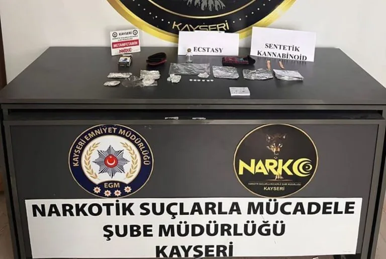 Uyuşturucu Madde Ticareti Yaptığı Şüphesiyle 2 Kişiye Gözaltı — haber görseli