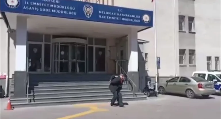 Kayseri'de 32 yıl 6 ay hapis cezası ile aranan firari yakalandı — haber görseli