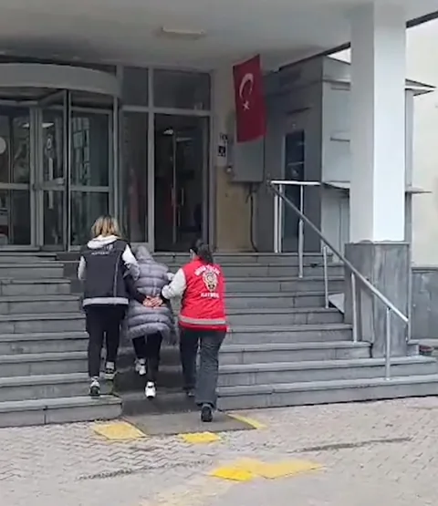 Kayseri'de Hırsızlık Suçundan 123 yıl 9 ay hapisle aranan kadın hükümlü yakalandı — haber görseli