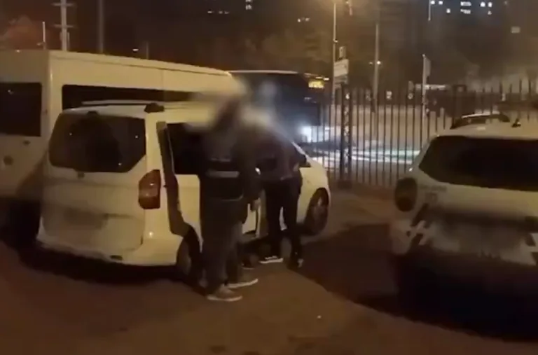 KAYSERİ’DE CEZAEVİ FİRARİSİ YAKALANDI: Silahla Yağma Suçundan 17 YIL 1 AY 22 GÜN Hapis Cezalı — haber görseli