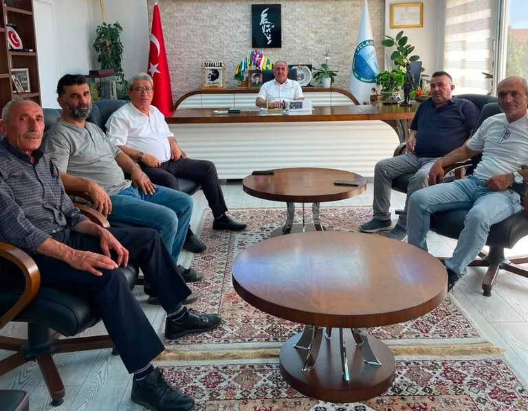 Felahiye Belediye Başkanı Şeref Güleser ve Meclis Üyeleri CHP’den İstifa Etti — haber görseli