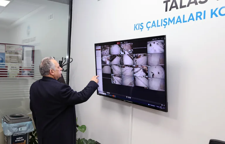 TALAS'TA KAR YAĞIŞI 7/24 TAKİPTE: Başkan Yalçın, Çalışmaları Yerinde İnceledi — haber görseli