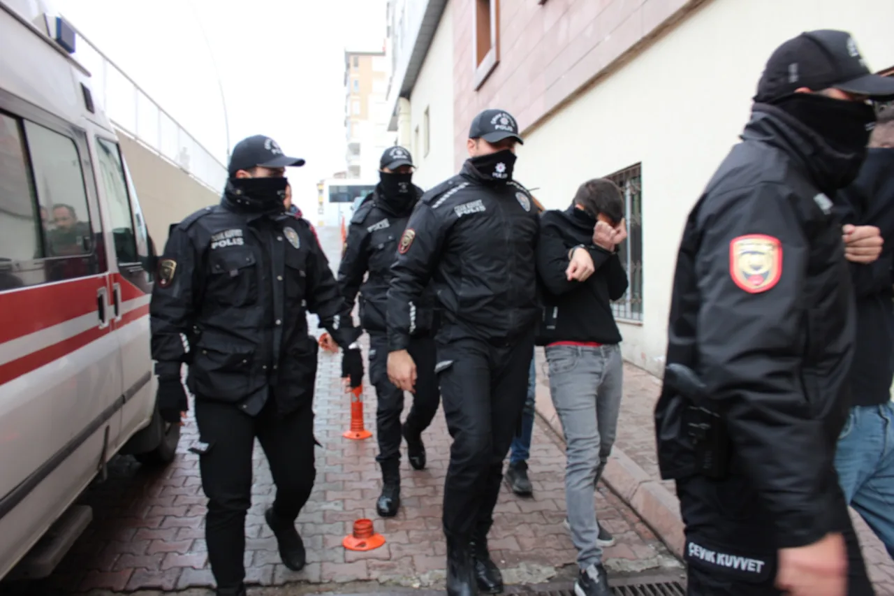 Kayseri'de Terör Örgütü Mensubu 9 Kişi Tutuklandı — haber görseli