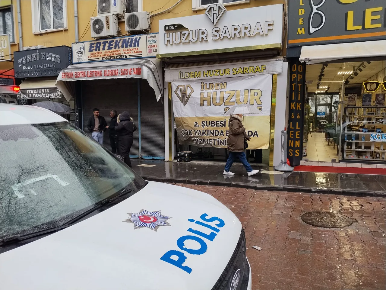 Kayseri İldem'de Forkliftli Soygun: Kuyumcu Kepengini İş Makinesiyle Patlattı! Forklift de Çalıntı Çıktı — haber görseli