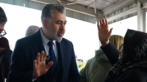 İYİ Parti Adayı Sedat Kılınç, Esenyurt'ta vatandaşların taleplerini dinledi — haber görseli