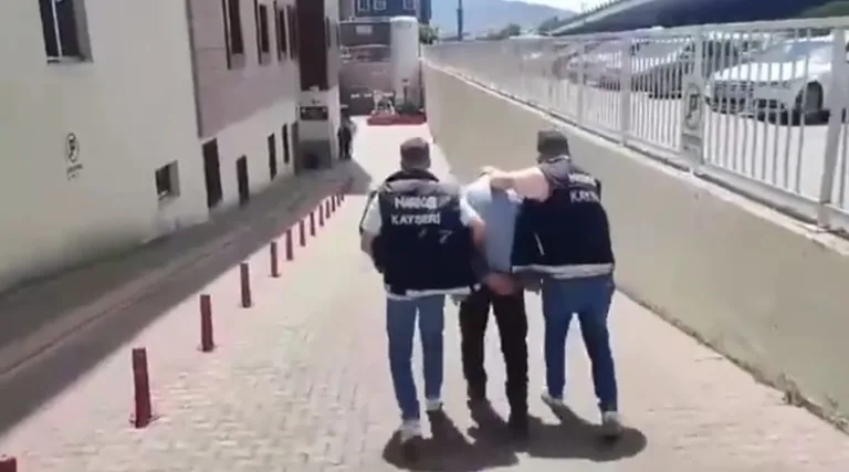 Nefes Kesen Takip Başarılı Operasyon! Kayseri'ye Uyuşturucu Girdirmeye Çalışan Şahıs Enselendi — haber görseli