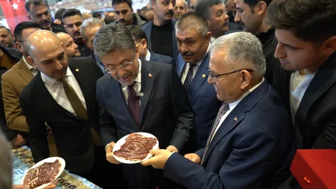 Kayseri-Kastamonu Arasındaki Pastırma Polemiğine Bakan Yumaklı Son Noktayı Koydu — haber görseli