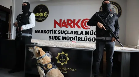 Kayseri Polisi Zehir Tacirlerine Geçit Vermedi: Çekicide 1 Milyon 260 Bin Hap Yakalandı! — haber görseli