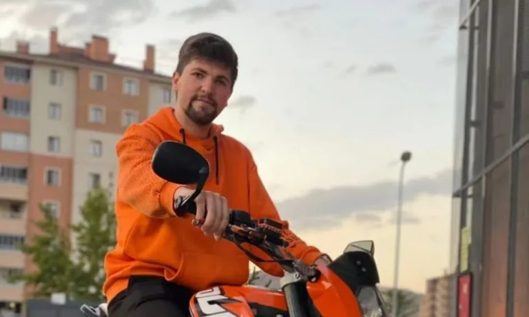 Genç Motokurye, Kazada Hayatını Kaybetti! 26 Yaşındaki Mehmet'in Ardında Bıraktığı Acı Hikaye — haber görseli