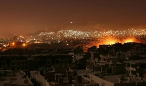 İsrail, Suriye'de Lazkiye Limanı ve Kamışlı Havaalanı'nı vurdu — haber görseli