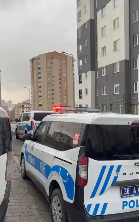 Kayseri’de Ekipler Saniyelerle Yarıştı: Ailesini Aradı Veda Etti! Kendini Asan Şahıs Kurtarıldı — haber görseli