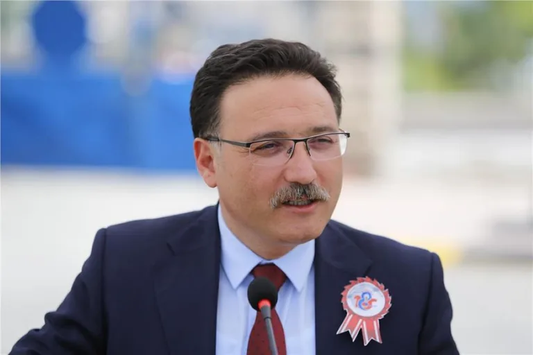Halkın Gönlünde Taht Kuran Vali! Afyon’un Kahramanı Gökmen Çiçek — haber görseli