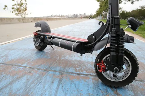 Elektrikli scooter yönetmeliği değişti: İşte Resmi Gazete'de Yayımlanan Detaylar — haber görseli