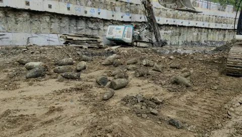 YOK ARTIK! Beyoğlu'ndaki okul inşaatında 30 adet havan topu bulundu — haber görseli