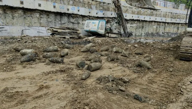 YOK ARTIK! Beyoğlu'ndaki okul inşaatında 30 adet havan topu bulundu — haber görseli