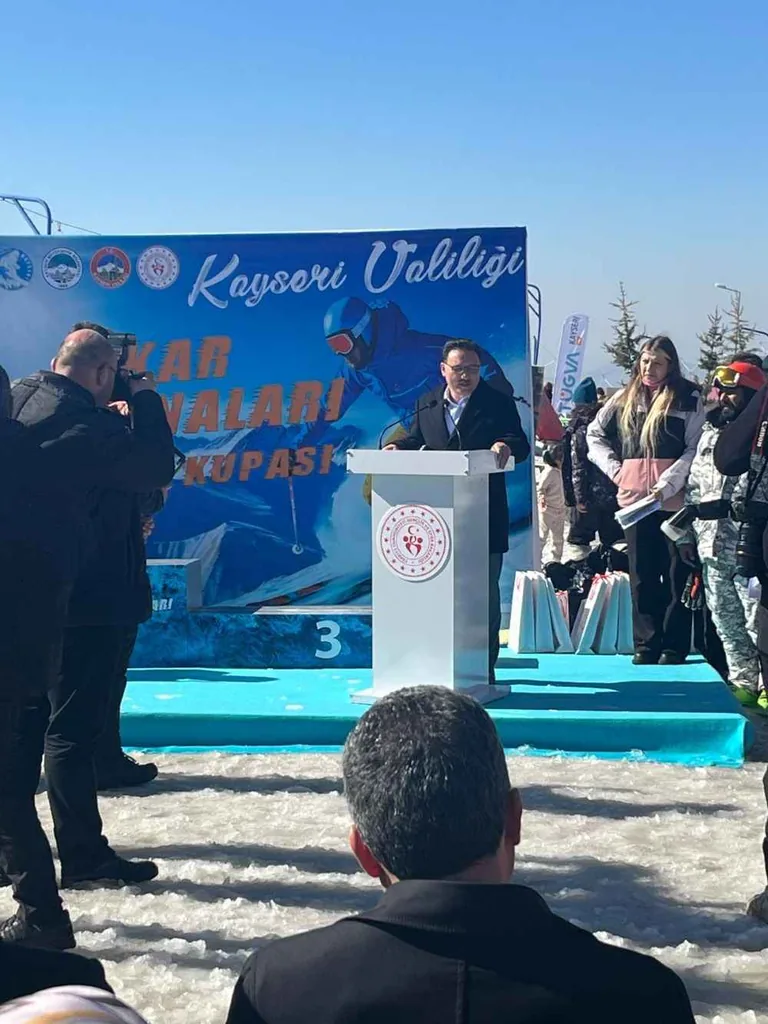 Kerem Kocapaşa Kar Fırtınaları Valilik Kupası’nda birinci oldu — haber görseli