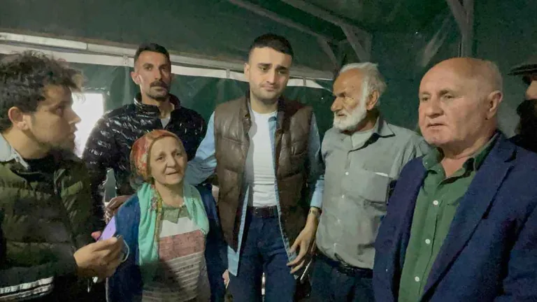 CZN Burak, hayatını kaybeden Turan'ın Ailesini Ziyaret Etti — haber görseli