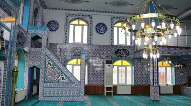 Samsun'da bir imam camide kendini asarak intihar etti — haber görseli
