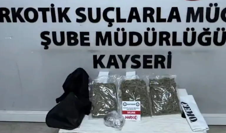 Kayseri'de Uyuşturucu Taşıyan 3 Kişi Yakalandı — haber görseli