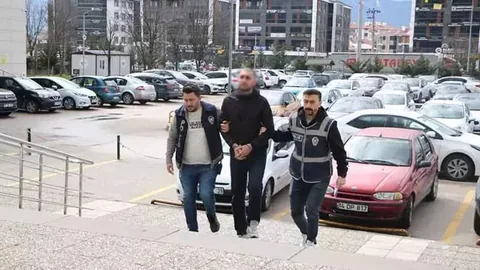 TIR Hırsızından "Eski Sevgili" Mesaisi: Hem Aracı Hem Laptopu Çaldı! — haber görseli