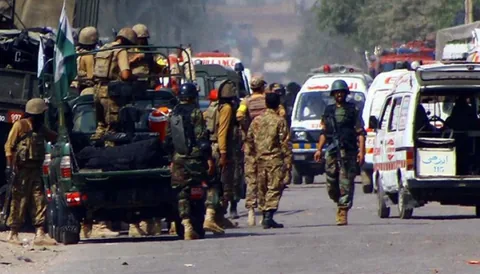 Pakistan'da Bombalı Saldırı: 7 asker hayatını kaybetti — haber görseli
