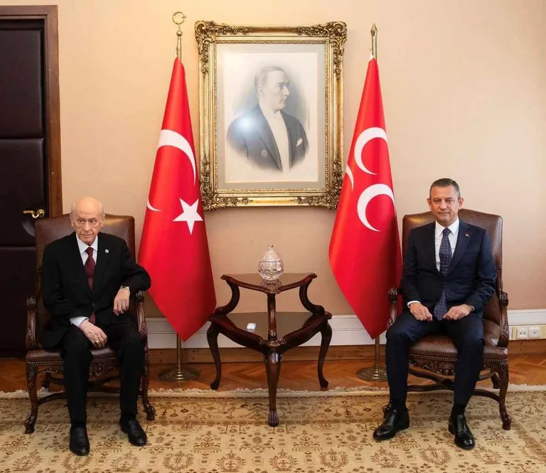 Devlet Bahçeli ile hangi konuları görüştüler? Özgür Özel madde madde saydı — haber görseli