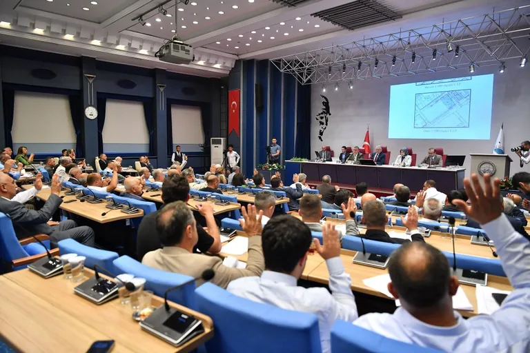 Büyükşehir meclisinde cemevi gerginliği — haber görseli
