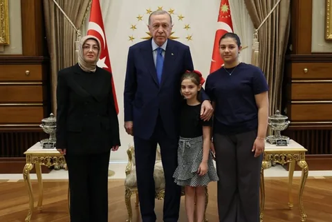 Cumhurbaşkanı Erdoğan, Sinan Ateş'in eşi Ayşe Ateş İle görüştü — haber görseli