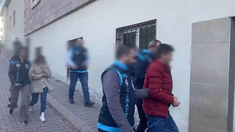 Hunat'ta Cinayetle Sonuçlanan Bıçaklı Kavgada Son Dakika! Sanıkların Cezası Belli Oldu — haber görseli