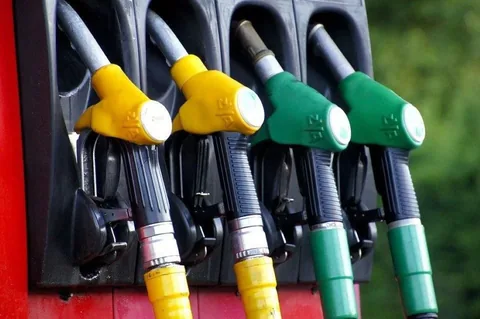 Benzin ve motorine zam bekleniyor! Cuma Gününden İtibaren Geçerli Olacak — haber görseli