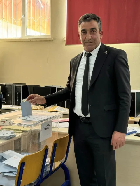 YENİ Partili Başkan Barut'tan Öğrencilere Çağrı: Sorunlar Hızla Çözülmeli — haber görseli