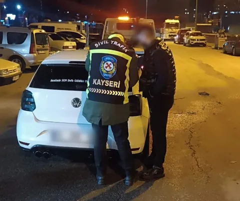 Kayseri’de Trafik Denetiminde Rekor Ceza: 1375 Sürücüye Ağır Fatura! — haber görseli