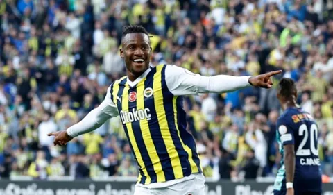 Şampiyonluk Yarışı Devam Ediyor! Fenerbahçe, Kayserispor'u 3-0 yendi — haber görseli
