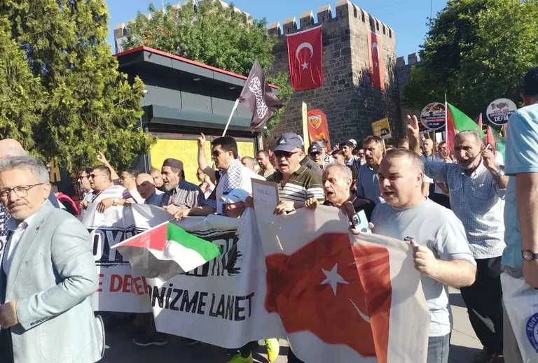 Gazze Ölüyor, Dünya Seyrediyor — haber görseli