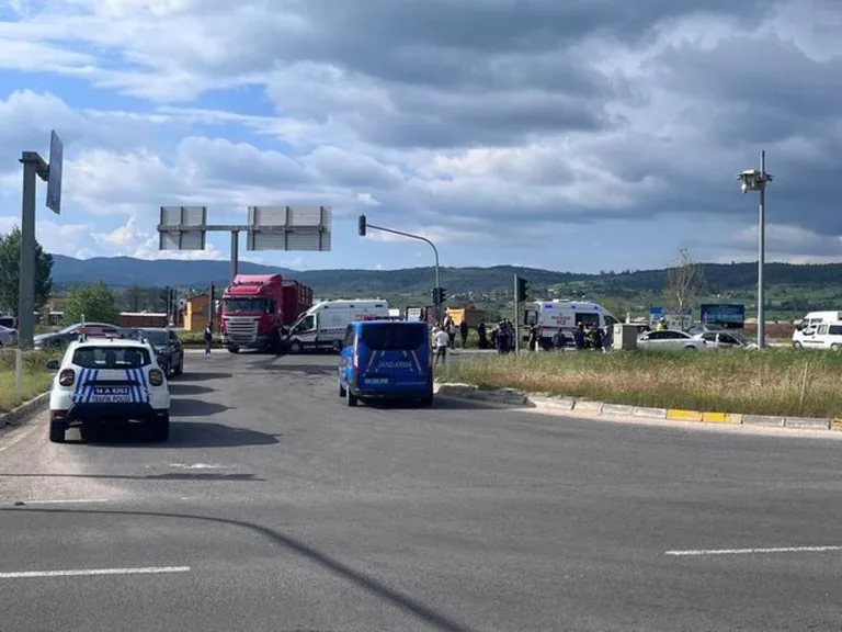 BOLU'da Zincirleme Kaza! Ambulansta Hasta Olarak Bulunan Başsavcı ile Birlikte 8 Yaralı — haber görseli