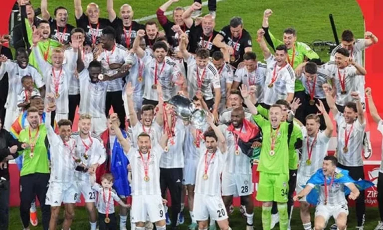 Trabzonspor'u 3-2 yenen Beşiktaş, Ziraat Türkiye Kupası'nın sahibi oldu — haber görseli