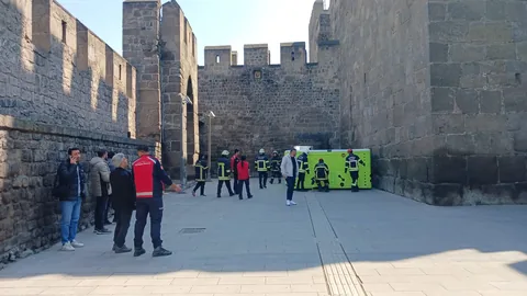 Kayseri’de Kale Surlarında İntihar Girişimi: Polis Son Anda Kurtardı — haber görseli