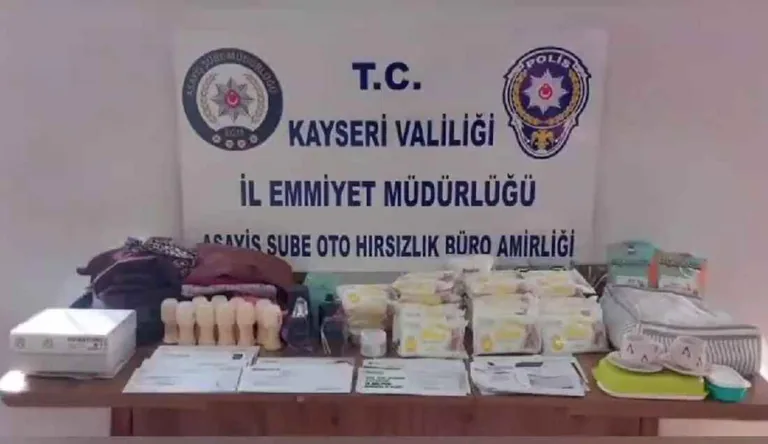 KARGO ŞİRKETİ ARACINI VE İÇİNDEKİ PAKETLERİ ÇALAN HIRSIZ YAKALANDI! — haber görseli