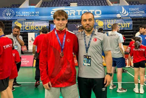 Milli badmintoncu Hasan Can bronz madalyayla döndü — haber görseli