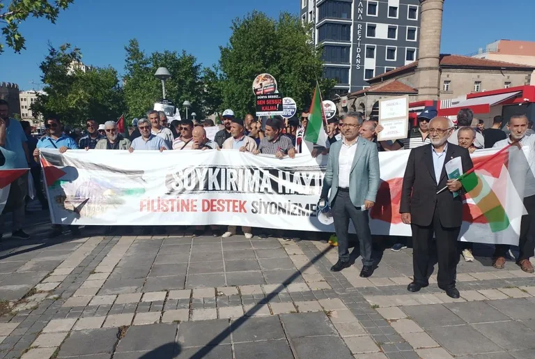 Gazze Ölüyor, Dünya Seyrediyor — haber görseli