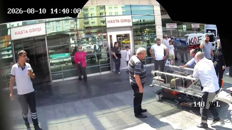 Yolcu Otobüste Fenalaştı! Soför Ali Dalyak, Güzergah Değiştirip Hastaneye Götürdü.. Helal Olsun — haber görseli