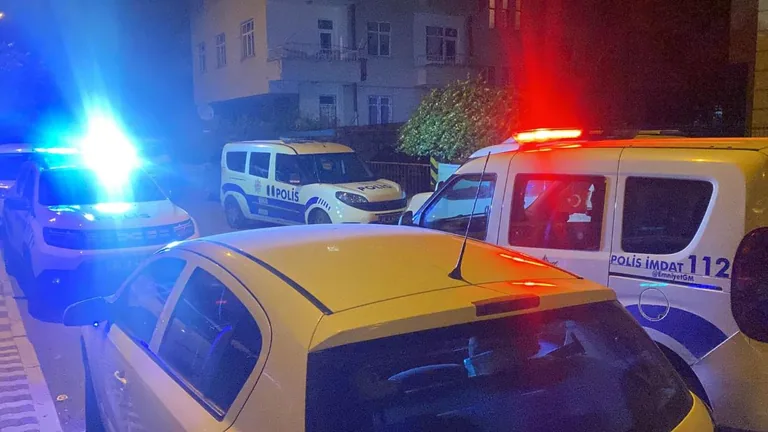 Esenyurt'ta Dehşet! Sokak Ortasında Silahlı Saldırı: 1 Yaralı  — haber görseli