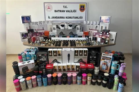 Batman'da kaçakçılık operasyonu: Ünlü Markalara Ait 3 Milyon TL’lik Ürünler Ele Geçirildi — haber görseli