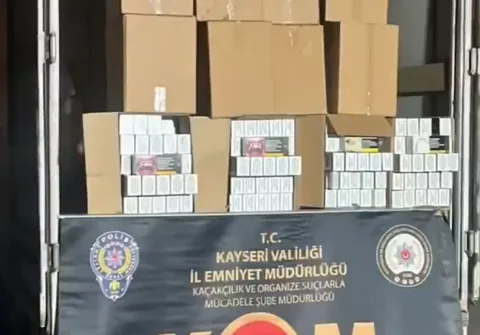 KAYSERİ'DE KAÇAKÇILIK OPERASYONU: 3 ŞÜPHELİ YAKALANDI! 1.8 Milyon Makaron Ele Geçirildi! — haber görseli