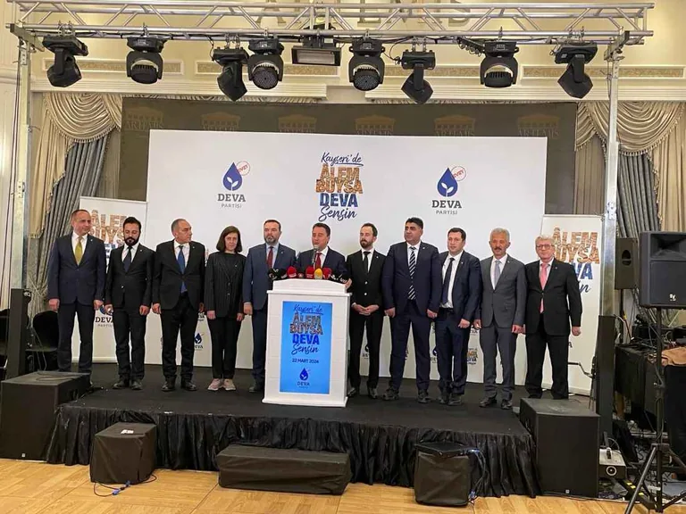 Deva Partisi Genel Başkanı Ali Babacan Kayseri'de Vatandaşlarla Bir Araya Geldi — haber görseli