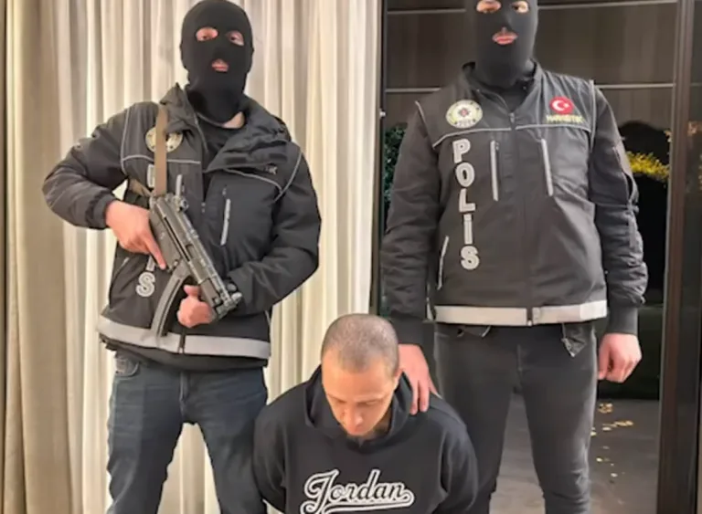 Kırmızı bültenle aranan Dedeic ve Ruimwijk İstanbul'da yakalandı — haber görseli