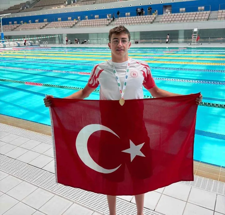 Kayserili Yüzücü Yiğit Ahmet Narin Bakü’de Altın Madalya Kazandı — haber görseli