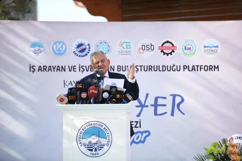 İş var, umut var! Kayseri Kariyer Merkezi İle binlerce vatandaş İş buldu — haber görseli